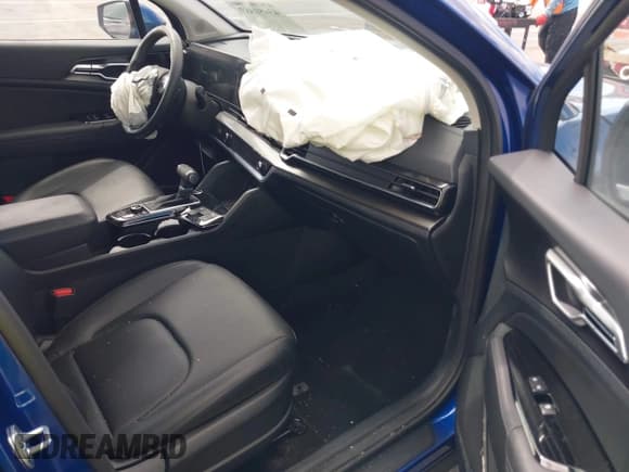 ✅ 2025 Kia Sportage EX • VIN: 5XYK33DF9SG303615 • Лот: 43451383. Опубликован ранее на IAAI с пробегом 8 806 миль. Бесплатный доступ к архиву аукционных продаж из США и подробный отчёт об истории автомобиля на DreamBid. Изображение 5.