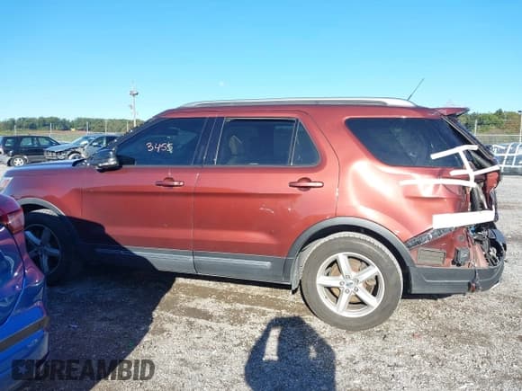✅ 2018 Ford Explorer XLT • VIN: 1FM5K7D88JGC29426 • Lot: 43403455. Wystawiony na IAAI z przebiegiem 157 308 mil. Bezpłatny archiwum sprzedaży aukcyjnych z USA i szczegółowy raport historii pojazdu na DreamBid. Zdjęcie 14.