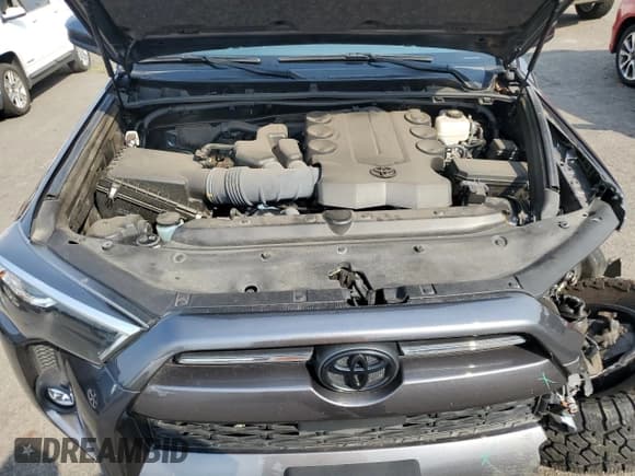 ✅ 2022 Toyota 4Runner SR5 • VIN: JTEMU5JR8N6072158 • Lot: 70253295. Wystawiony na Copart z przebiegiem 35 867 mil. Bezpłatny archiwum sprzedaży aukcyjnych z USA i szczegółowy raport historii pojazdu na DreamBid. Zdjęcie 12.