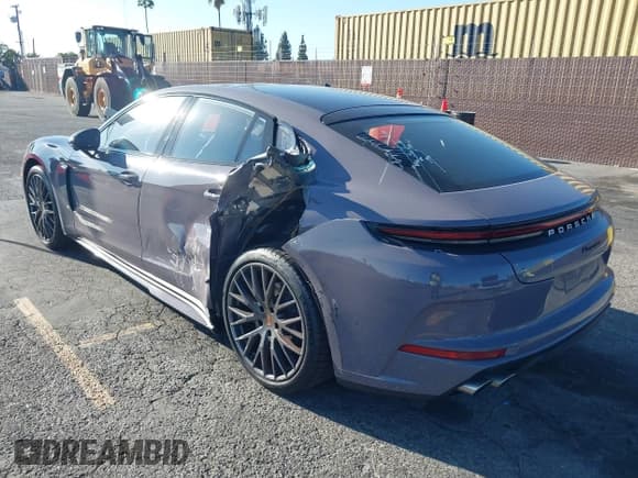 ✅ 2025 Porsche Panamera • VIN: WP0AA2YA0SL007719 • Lot: 43598727. Listed on IAAI with 12,230 mi. Free auction sales archive from the USA and detailed vehicle history report at DreamBid. Image 3.