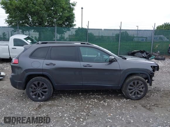 ✅ 2021 Jeep Cherokee Latitude Lux • VIN: 1C4PJMMX6MD199161 • Лот: 42512516. Опубликован ранее на IAAI с пробегом 281 152 миль. Бесплатный доступ к архиву аукционных продаж из США и подробный отчёт об истории автомобиля на DreamBid. Изображение 14.