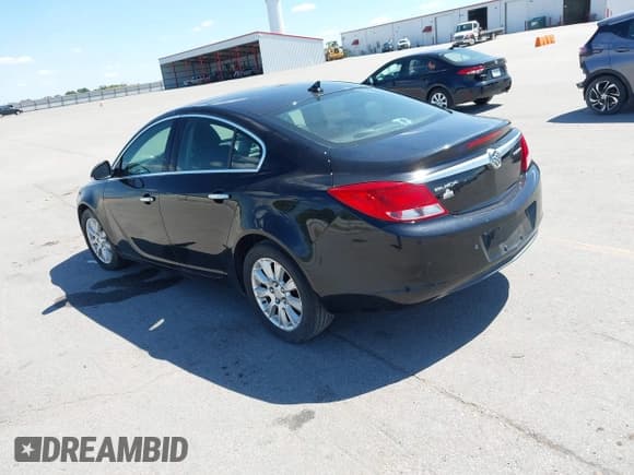 ✅ 2013 Buick Regal Premium 2 • VIN: 2G4GT5GR1D9147684 • Lot: 43070557. Wystawiony na IAAI z przebiegiem 156 308 mil. Bezpłatny archiwum sprzedaży aukcyjnych z USA i szczegółowy raport historii pojazdu na DreamBid. Zdjęcie 3.