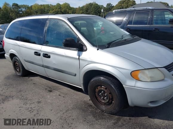 ✅ 2005 Dodge Caravan SE • VIN: 1D4GP24R65B388929 • Lot: 43509037. Wystawiony na IAAI z przebiegiem 225 987 mil. Bezpłatny archiwum sprzedaży aukcyjnych z USA i szczegółowy raport historii pojazdu na DreamBid. Zdjęcie 1.
