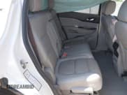 ✅ 2018 GMC Acadia SLT • VIN: 1GKKNMLA6JZ134938 • Lot: 42301360. Wystawiony na IAAI z przebiegiem 124 105 mil. Bezpłatny archiwum sprzedaży aukcyjnych z USA i szczegółowy raport historii pojazdu na DreamBid. Zdjęcie 8.