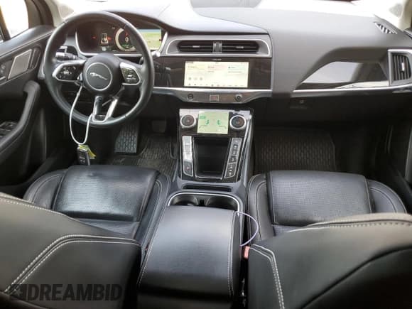 ✅ 2020 Jaguar I-Pace S • VIN: SADHB2S13L1F85323 • Lot: 71755244. Wystawiony na Copart z przebiegiem 55 015 mil. Bezpłatny archiwum sprzedaży aukcyjnych z USA i szczegółowy raport historii pojazdu na DreamBid. Zdjęcie 8.