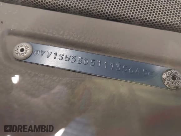 ✅ 2001 Volvo V70 • VIN: YV1SW53D511135645 • Lot: 42270223. Wystawiony na IAAI z przebiegiem 209 610 mil. Bezpłatny archiwum sprzedaży aukcyjnych z USA i szczegółowy raport historii pojazdu na DreamBid. Zdjęcie 9.