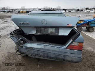 ✅ 1989 Mercedes-Benz 250 • VIN: WDB1241251B033510 • Lot: 47559275. Wystawiony na Copart z przebiegiem 478 057 mil. Bezpłatny archiwum sprzedaży aukcyjnych z USA i szczegółowy raport historii pojazdu na DreamBid. Zdjęcie 6.