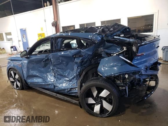 ✅ 2023 Volvo C40 Ultimate • VIN: YV4ED3GM3P2058250 • Lot: 48701894. Wystawiony na Copart z przebiegiem Nie podano. Bezpłatny archiwum sprzedaży aukcyjnych z USA i szczegółowy raport historii pojazdu na DreamBid. Zdjęcie 2.