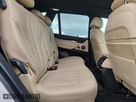 ✅ 2018 BMW X5 xDrive50i • VIN: 5UXKR6C50J0U15067 • Lot: 82454515. Wystawiony na Copart z przebiegiem 84 811 mil. Bezpłatny archiwum sprzedaży aukcyjnych z USA i szczegółowy raport historii pojazdu na DreamBid. Zdjęcie 11.