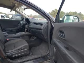 ✅ 2020 Honda HR-V LX • VIN: 3CZRU6H31LM717029 • Лот: 43689290. Опубликован ранее на IAAI с пробегом 88 567 миль. Бесплатный доступ к архиву аукционных продаж из США и подробный отчёт об истории автомобиля на DreamBid. Изображение 5.