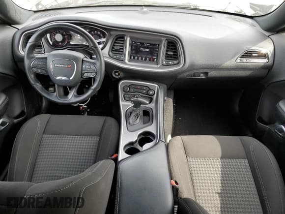 ✅ 2021 Dodge Challenger SXT • VIN: 2C3CDZAG8MH513388 • Lot: 43043993. Wystawiony na Copart z przebiegiem 39 368 mil. Bezpłatny archiwum sprzedaży aukcyjnych z USA i szczegółowy raport historii pojazdu na DreamBid. Zdjęcie 8.