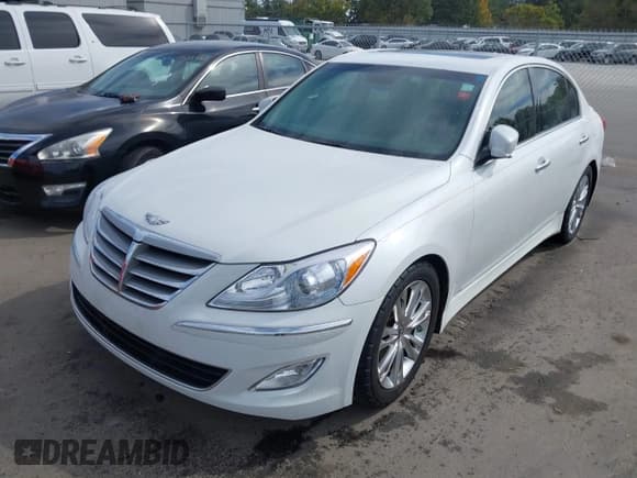 ✅ 2013 Hyundai Genesis 3.8L • VIN: KMHGC4DD6DU223938 • Lot: 43379736. Wystawiony na IAAI z przebiegiem 152 324 mil. Bezpłatny archiwum sprzedaży aukcyjnych z USA i szczegółowy raport historii pojazdu na DreamBid. Zdjęcie 17.