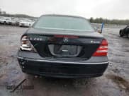 ✅ 2005 Mercedes-Benz C 240 • VIN: WDBRF81J65F557414 • Лот: 81088845. Опубликован ранее на Copart с пробегом 159 255 миль. Бесплатный доступ к архиву аукционных продаж из США и подробный отчёт об истории автомобиля на DreamBid. Изображение 6.