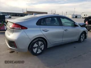 ✅ 2020 Hyundai Ioniq Blue • VIN: KMHC65LC2LU235698 • Lot: 84200664. Wystawiony na Copart z przebiegiem Nie podano. Bezpłatny archiwum sprzedaży aukcyjnych z USA i szczegółowy raport historii pojazdu na DreamBid. Zdjęcie 3.