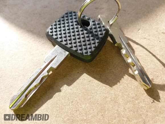 ✅ 1990 Mercedes-Benz 560 • VIN: WDBCA39E7LA505668 • Лот: 41473380. Опубликован ранее на IAAI с пробегом 159 716 миль. Бесплатный доступ к архиву аукционных продаж из США и подробный отчёт об истории автомобиля на DreamBid. Изображение 11.