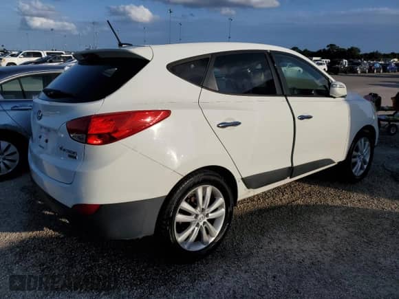 ✅ 2011 Hyundai Tucson Limited • VIN: KM8JU3AC3BU147228 • Lot: 75056644. Wystawiony na Copart z przebiegiem 115 064 mil mil. Skorzystaj z bezpłatnego archiwum sprzedaży aukcyjnych z USA i zobacz szczegółowy raport historii pojazdu na DreamBid. Zdjęcie 3.
