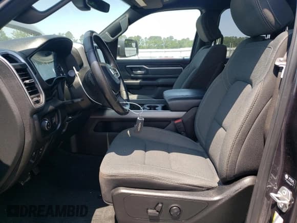 ✅ 2021 Ram 1500 Big Horn • VIN: 1C6RREBT9MN801494 • Lot: 59227205. Wystawiony na Copart z przebiegiem 83 432 mil. Bezpłatny archiwum sprzedaży aukcyjnych z USA i szczegółowy raport historii pojazdu na DreamBid. Zdjęcie 7.