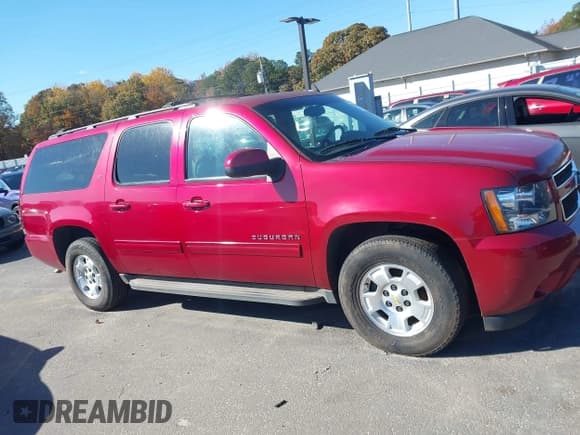 ✅ 2013 Chevrolet Suburban LT • VIN: 1GNSCJE05DR374014 • Лот: 43646383. Опубликован ранее на IAAI с пробегом 213 005 миль. Бесплатный доступ к архиву аукционных продаж из США и подробный отчёт об истории автомобиля на DreamBid. Изображение 13.