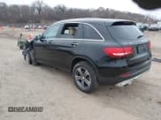 ✅ 2017 Mercedes-Benz GLC 300 • VIN: WDC0G4KB7HF176838 • Lot: 40956814. Wystawiony na IAAI z przebiegiem 132 201 mil. Bezpłatny archiwum sprzedaży aukcyjnych z USA i szczegółowy raport historii pojazdu na DreamBid. Zdjęcie 3.