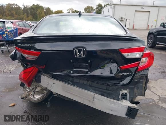 ✅ 2022 Honda Accord Sport • VIN: 1HGCV1F39NA098826 • Lot: 43495647. Wystawiony na IAAI z przebiegiem 18 990 mil. Bezpłatny archiwum sprzedaży aukcyjnych z USA i szczegółowy raport historii pojazdu na DreamBid. Zdjęcie 16.