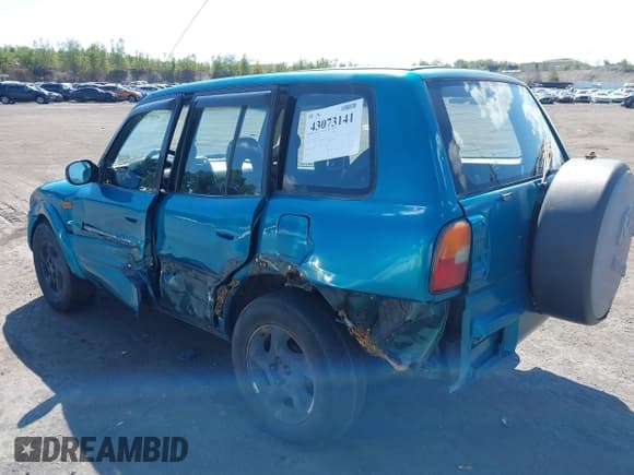 ✅ 1997 Toyota RAV4 • VIN: JT3HP10V7V0151011 • Lot: 43073141. Listed on IAAI with 155,562 mi. Free auction sales archive from the USA and detailed vehicle history report at DreamBid. Image 3.
