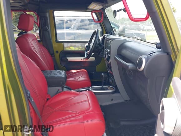 ✅ 2007 Jeep Wrangler Unlimited Sahara • VIN: 1J4GA59117L118162 • Lot: 42835652. Listed on IAAI with 199,208 mi. Free auction sales archive from the USA and detailed vehicle history report at DreamBid. Image 5.