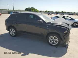 2023 Dodge Hornet GT Plus z VIN ZACNDFBN8P3A06842, wystawiony jako Copart lot #52788605 z przebiegiem 9 977 mil mil oraz Szkoda całkowita • Salvage title. Historia ofert i sprzedaży dostępna na DreamBid. Obrazek 4.