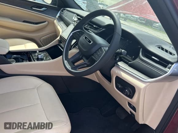 ✅ 2023 Jeep Grand Cherokee • VIN: 1C4RJKKG8P8100286 • Lot: 67448565. Listed on Copart with 36 mi. Free auction sales archive from the USA and detailed vehicle history report at DreamBid. Image 13.