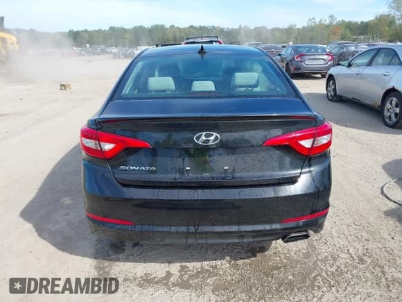 ✅ 2017 Hyundai Sonata SE • VIN: 5NPE24AF8HH577111 • Lot: 43372290. Listed on IAAI with 94,581 mi. Free auction sales archive from the USA and detailed vehicle history report at DreamBid. Image 17.