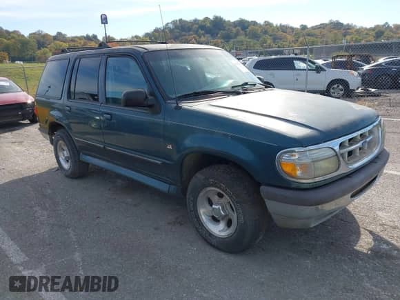 1997 Ford Explorer XLT с VIN 1FMDU35P1VUD27290, выставлен на аукционе IAAI как лот 43546783 с пробегом 307 524 миль миль и . История ставок и продаж доступна на DreamBid. Изображение 1.