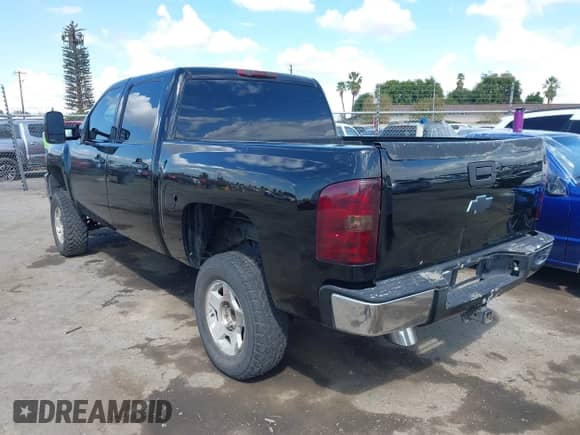 2007 Chevrolet Silverado 1500 LTZ with VIN 3GCEK13M07G544346, listed as a IAAI auction lot 43375785 with 177,736 mi miles and . Bid and sale history available at DreamBid. Image 3.