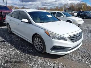 2015 Hyundai Sonata Sport z VIN 5NPE34AF5FH052694, wystawiony jako IAAI lot #43580061 z przebiegiem 209 391 mil mil oraz . Historia ofert i sprzedaży dostępna na DreamBid. Obrazek 1.