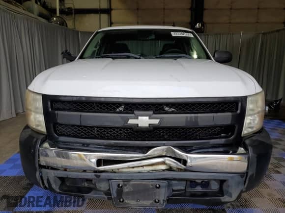 2008 Chevrolet Silverado 1500 Work Truck with VIN 1GCEC19J78E165301, listed as a Copart auction lot 50997005 with 262,275 mi miles and Clean title. Bid and sale history available at DreamBid. Image 5.