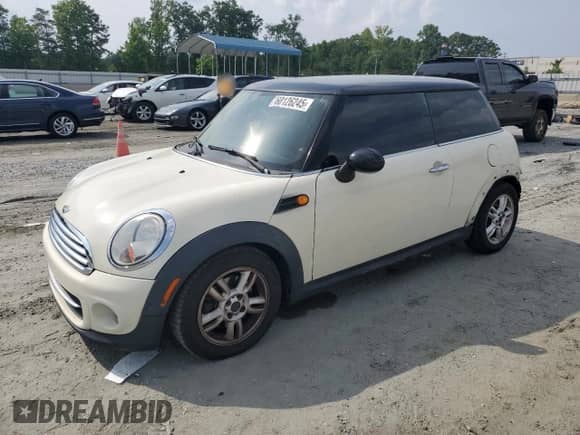 2013 MINI Hardtop с VIN WMWSU3C57DT681944, выставлен на аукционе Copart как лот 60126245 с пробегом 118 319 миль миль и Списание • Salvage title. История ставок и продаж доступна на DreamBid. Изображение 1.