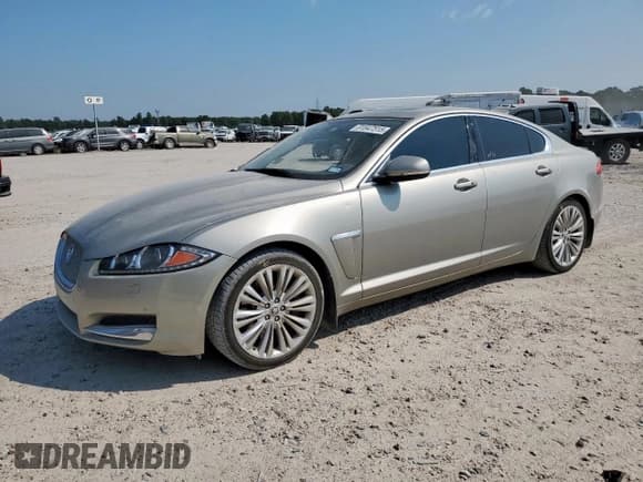 ✅ 2012 Jaguar XF Portfolio • VIN: SAJWA0HB1CLS26856 • Lot: 81847515. Wystawiony na Copart z przebiegiem 95 664 mil. Bezpłatny archiwum sprzedaży aukcyjnych z USA i szczegółowy raport historii pojazdu na DreamBid. Zdjęcie 1.