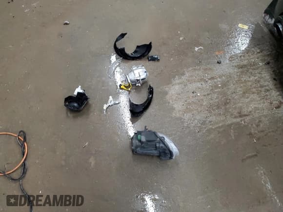 ✅ 2013 FIAT 500 Abarth • VIN: 3C3CFFFH9DT664970 • Лот: 84059114. Опубликован ранее на Copart с пробегом 121 312 миль. Бесплатный доступ к архиву аукционных продаж из США и подробный отчёт об истории автомобиля на DreamBid. Изображение 12.