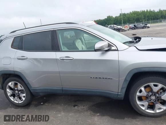 ✅ 2018 Jeep Compass Limited • VIN: 3C4NJCCB7JT358766 • Lot: 43005105. Listed on IAAI with 110,420 mi. Free auction sales archive from the USA and detailed vehicle history report at DreamBid. Image 13.