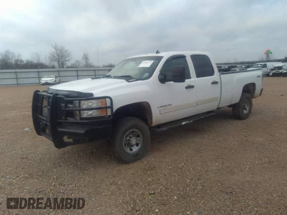2008 Chevrolet Silverado 3500HD SRW LTZ with VIN 1GCHK33628F149615, listed as a IAAI auction lot 41503117 with 394,512 mi miles and . Bid and sale history available at DreamBid. Image 2.