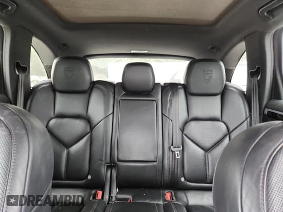 ✅ 2018 Porsche Cayenne • VIN: WP1AA2A26JKA02983 • Лот: 85861055. Опубликован ранее на Copart с пробегом 63 477 миль. Бесплатный доступ к архиву аукционных продаж из США и подробный отчёт об истории автомобиля на DreamBid. Изображение 10.