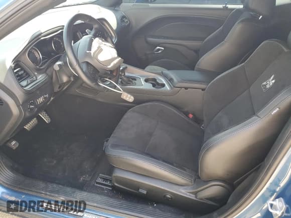 ✅ 2023 Dodge Challenger R/T Scat Pack • VIN: 2C3CDZFJXPH625764 • Lot: 62947454. Wystawiony na Copart z przebiegiem 6 659 mil. Bezpłatny archiwum sprzedaży aukcyjnych z USA i szczegółowy raport historii pojazdu na DreamBid. Zdjęcie 7.