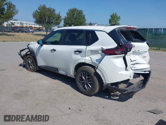 ✅ 2024 Nissan Rogue S • VIN: 5N1BT3AB2RC724393 • Lot: 42960479. Wystawiony na IAAI z przebiegiem 7 735 mil. Bezpłatny archiwum sprzedaży aukcyjnych z USA i szczegółowy raport historii pojazdu na DreamBid. Zdjęcie 3.