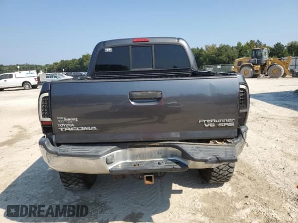 ✅ 2011 Toyota Tacoma PreRunner • VIN: 3TMJU4GN2BM110355 • Lot: 72028075. Listed on Copart with Not provided. Free auction sales archive from the USA and detailed vehicle history report at DreamBid. Image 6.