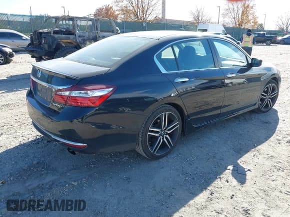 ✅ 2017 Honda Accord Sport • VIN: 1HGCR2F53HA173732 • Lot: 43625426. Wystawiony na IAAI z przebiegiem 128 663 mil. Bezpłatny archiwum sprzedaży aukcyjnych z USA i szczegółowy raport historii pojazdu na DreamBid. Zdjęcie 4.