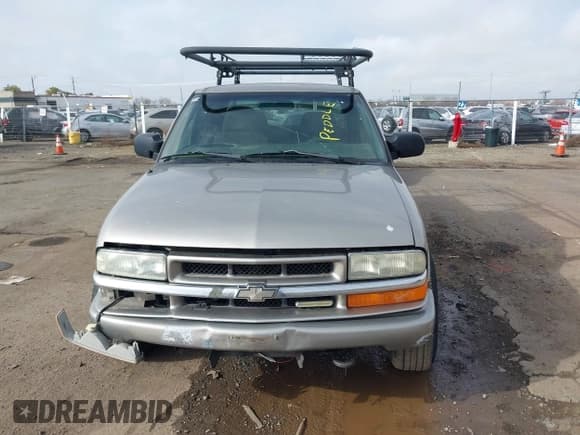 ✅ 2003 Chevrolet S-10 LS • VIN: 1GCDT13X73K125495 • Лот: 41648502. Опубликован ранее на IAAI с пробегом 180 684 миль. Бесплатный доступ к архиву аукционных продаж из США и подробный отчёт об истории автомобиля на DreamBid. Изображение 6.