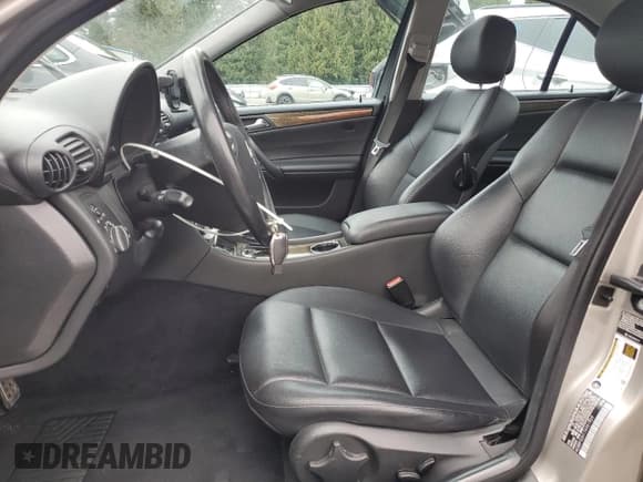 ✅ 2007 Mercedes-Benz C 230 Sport • VIN: WDBRF52H17A951929 • Lot: 85420775. Wystawiony na Copart z przebiegiem 89 046 mil. Bezpłatny archiwum sprzedaży aukcyjnych z USA i szczegółowy raport historii pojazdu na DreamBid. Zdjęcie 7.