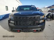 ✅ 2022 Chevrolet Silverado 1500 Custom Trail Boss • VIN: 1GCPYCEL8NZ152106 • Lot: 46473365. Wystawiony na Copart z przebiegiem 59 821 mil. Bezpłatny archiwum sprzedaży aukcyjnych z USA i szczegółowy raport historii pojazdu na DreamBid. Zdjęcie 5.