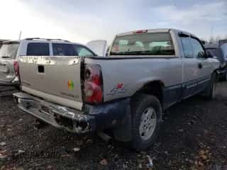 ✅ 2004 Chevrolet Silverado 1500 Z71 • VIN: 1GCEK19T14Z308492 • Lot: 66580154. Wystawiony na Copart z przebiegiem Nie podano mil. Skorzystaj z bezpłatnego archiwum sprzedaży aukcyjnych z USA i zobacz szczegółowy raport historii pojazdu na DreamBid. Zdjęcie 3.