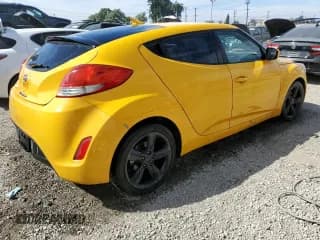 ✅ 2014 Hyundai Veloster • VIN: KMHTC6AD9EU186870 • Lot: 71858594. Wystawiony na Copart z przebiegiem 155 009 mil. Bezpłatny archiwum sprzedaży aukcyjnych z USA i szczegółowy raport historii pojazdu na DreamBid. Zdjęcie 3.