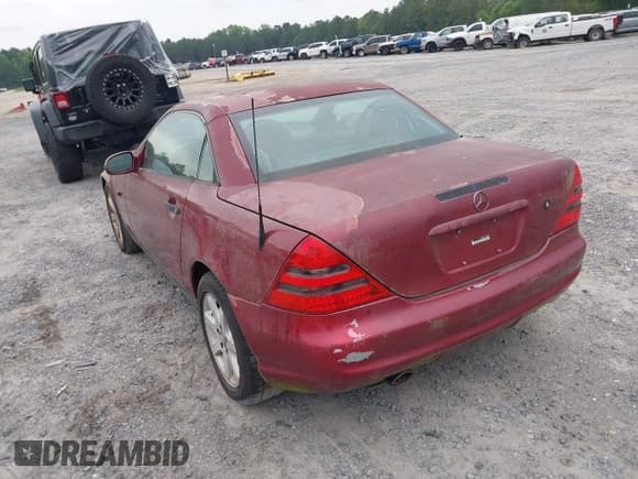 ✅ 1999 Mercedes-Benz SLK 230/320 • VIN: WDBKK47F3XF101074 • Lot: 42291770. Listed on IAAI with 141,195 mi. Free auction sales archive from the USA and detailed vehicle history report at DreamBid. Image 3.