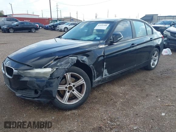 ✅ 2015 BMW 3 Series 320i • VIN: WBA3B1C59FK138134 • Lot: 42499308. Listed on IAAI with 131,409 mi. Free auction sales archive from the USA and detailed vehicle history report at DreamBid. Image 2.